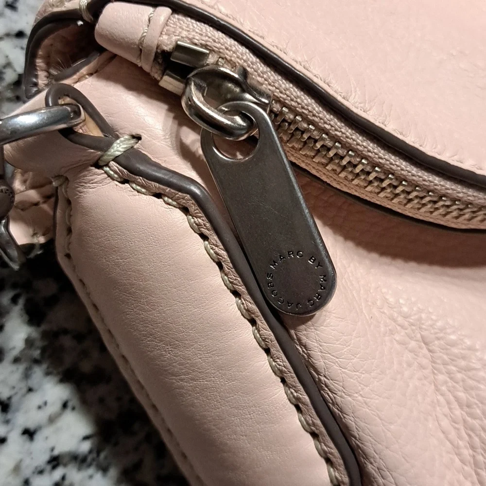 Marc Jacobs Q Natasha Bright Rosa Pink Leather Small Crossbody Bag - Picture 11 of 15